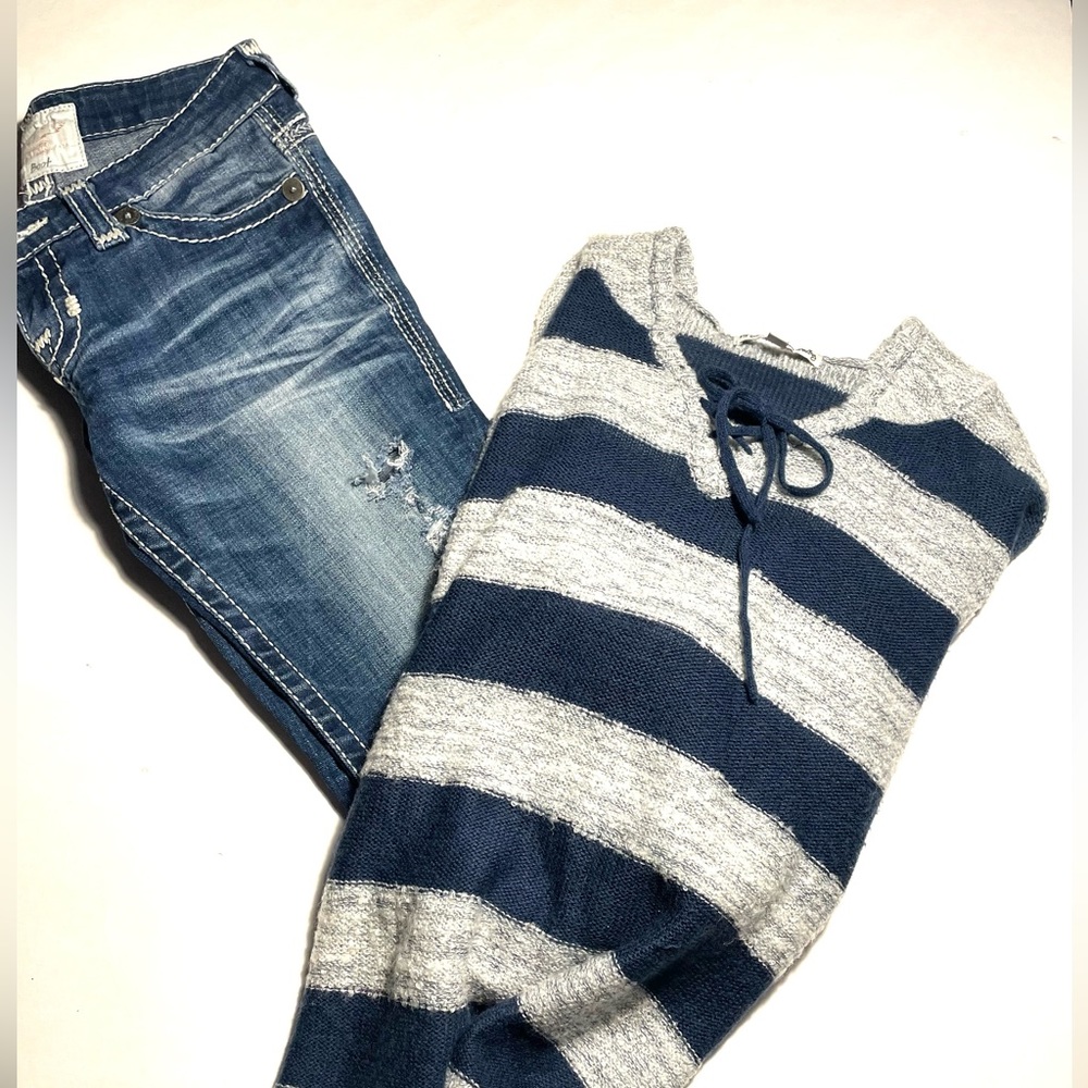 Made for me to look amazing, striped sweater, large